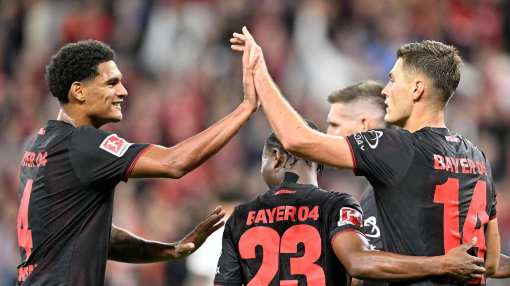 ليفركوزن بـ9 لاعبين يفتتح حقبة هيولماند بانتصار مثير على فرانكفورت