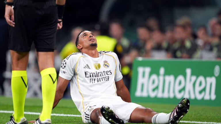 ريال مدريد يخسر أرنولد لفترة طويلة