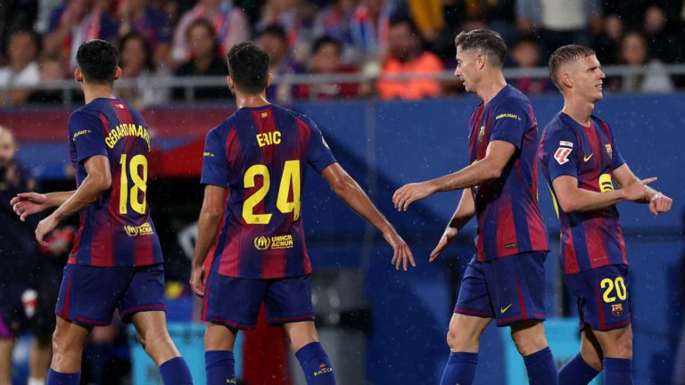 خماسي برشلونة يرفض إجازة فليك