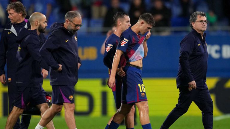 برشلونة يعلن مدة غياب لاعبه