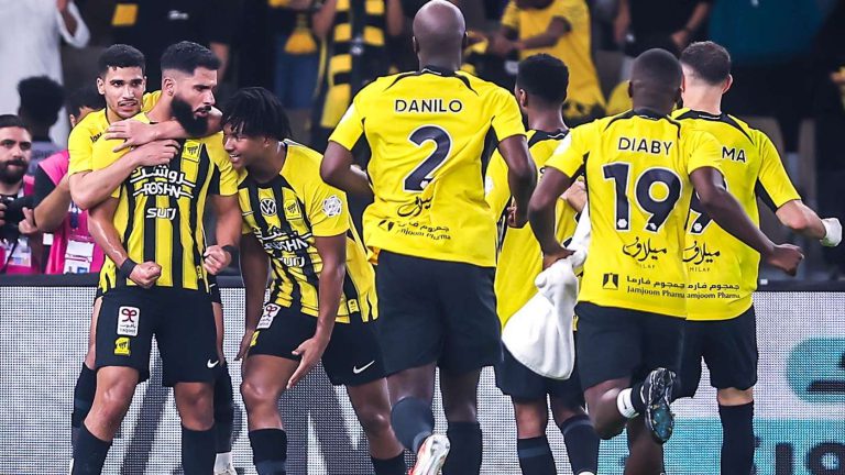 الاتحاد يستضيف الفتح.. والهلال في مهمة صعبة أمام القادسية