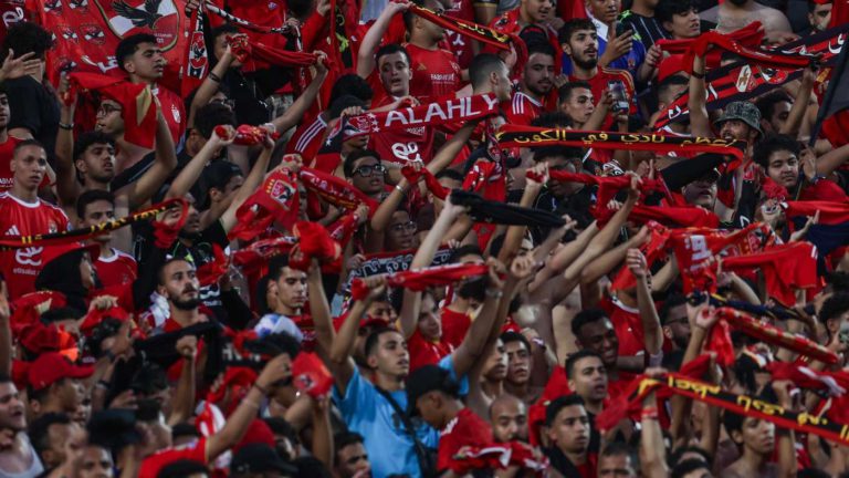 بسبب الهتاف ضد الزمالك.. الرابطة تعاقب جماهير الأهلي بسبب الهتاف ضد الزمالك.. الرابطة تعاقب جماهير الأهلي