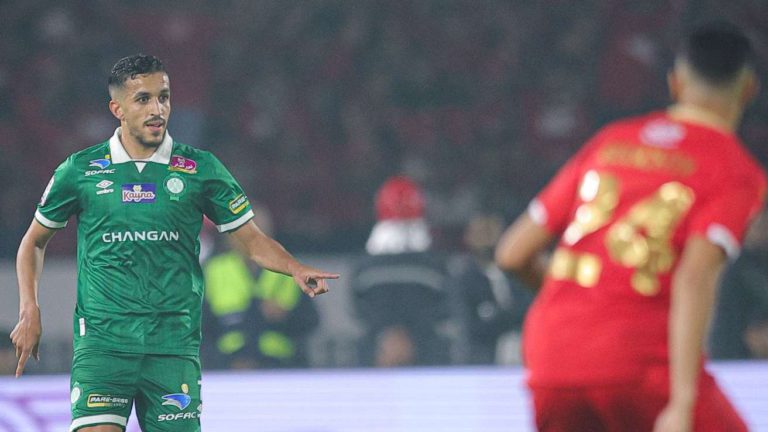 المدرجات تسرق الأضواء.. التعادل يحسم ديربي الوداد والرجاء المدرجات تسرق الأضواء.. التعادل يحسم ديربي الوداد والرجاء