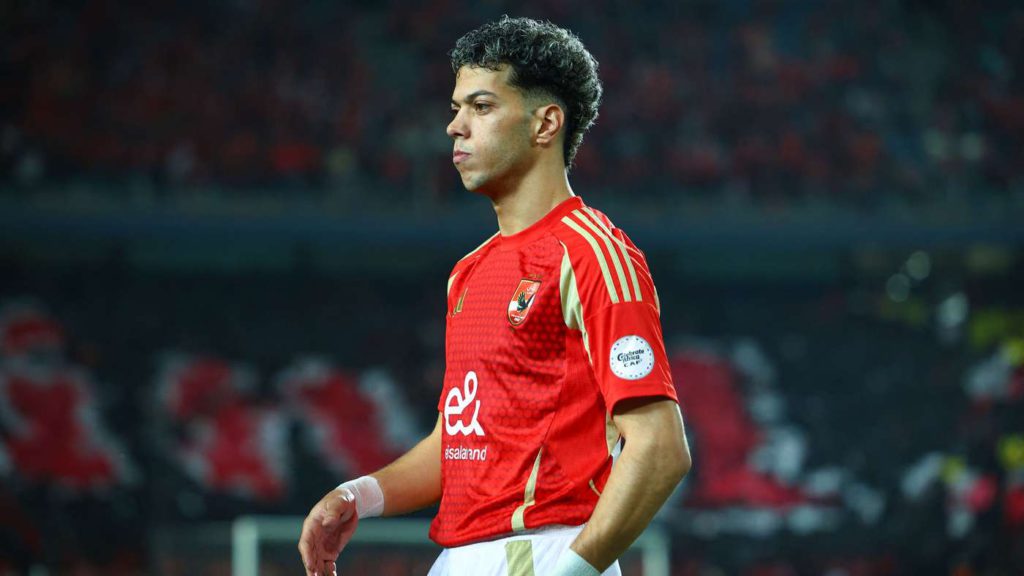 للمرة الأولى بعد المرض.. إمام عاشور يظهر في ملعب التتش