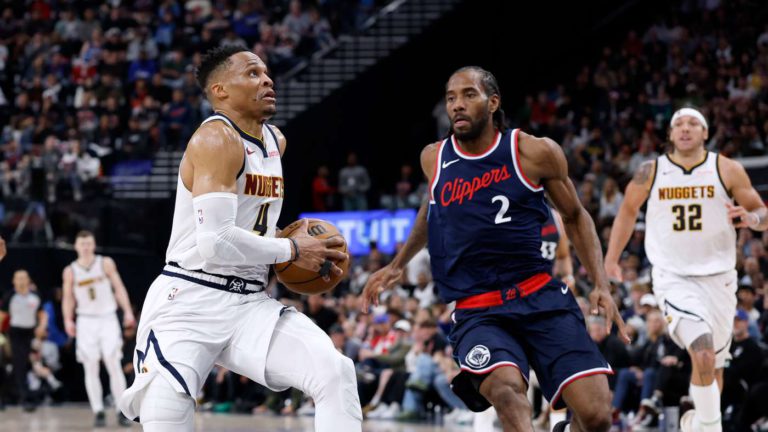 لينرد نجم لوس أنجلوس كليبرز ينفي ارتكاب أي مخالفات تتعلق بعقده