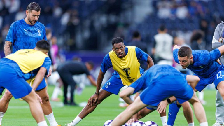 الهلال يستعيد نجمه قبل كلاسيكو الاتحاد
