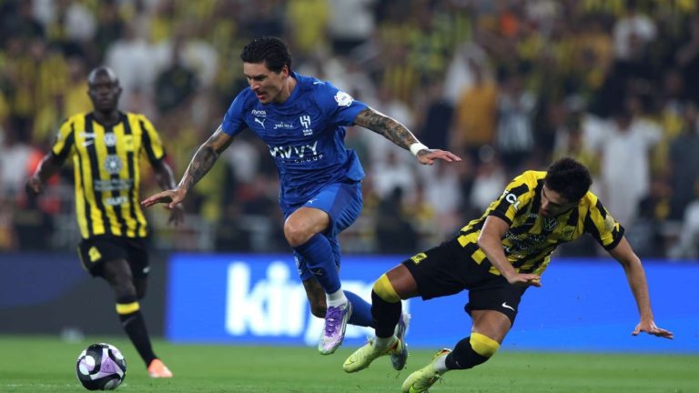 الهلال يحسم كلاسيكو اتحاد جدة ويواصل الزحف نحو القمة الهلال يحسم كلاسيكو اتحاد جدة ويواصل الزحف نحو القمة