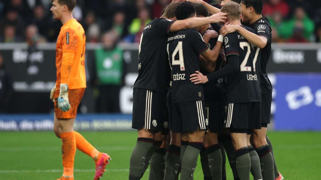 طوفان بايرن ميونخ يجرف مونشنجلادباخ في البوندسليجا طوفان بايرن ميونخ يجرف مونشنجلادباخ في البوندسليجا