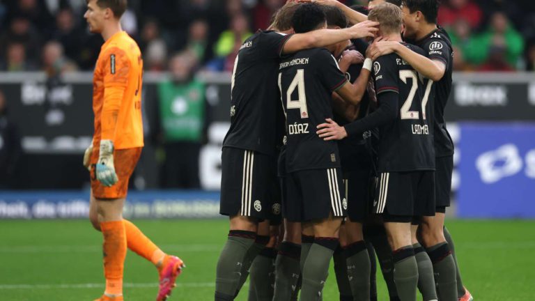 طوفان بايرن ميونخ يجرف مونشنجلادباخ في البوندسليجا طوفان بايرن ميونخ يجرف مونشنجلادباخ في البوندسليجا