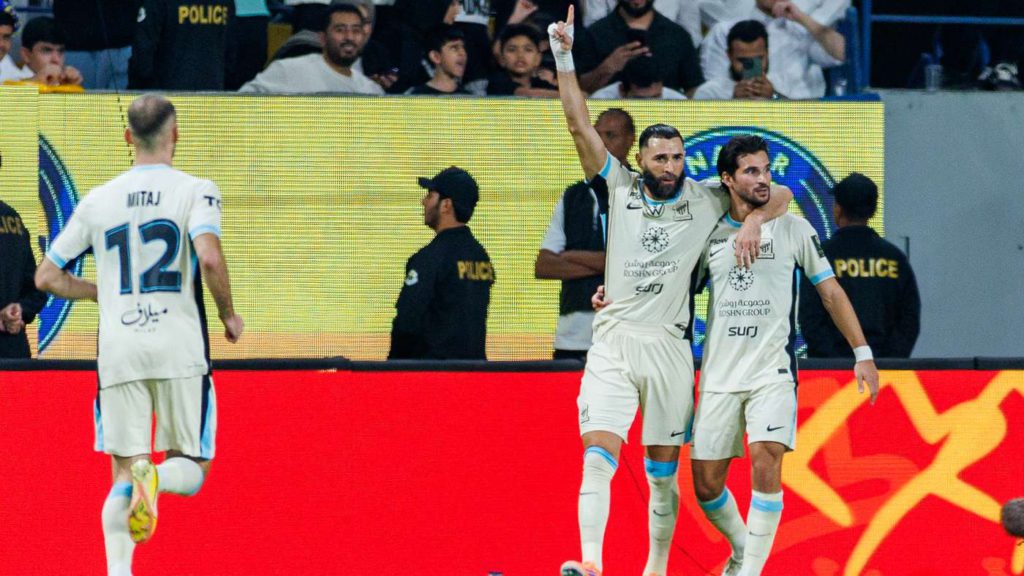 اتحاد جدة يحفز لاعبيه للحفاظ على كأس الملك بمكافأة استثنائية