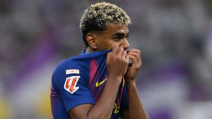 الأسوأ لم يأت بعد.. طبيب يفسر تراجع مستوى يامال