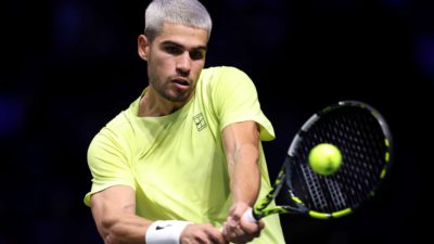 ألكاراز يودع باريس مبكرًا ويفتح باب الصدارة أمام سينر