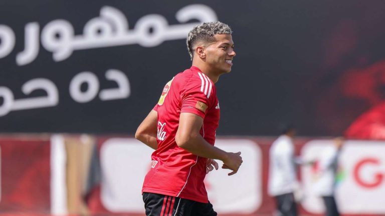 بسبب إمام عاشور ..تطعيم لاعبي الأهلي وجهاز الكرة ضد فيروس A بسبب إمام عاشور ..تطعيم لاعبي الأهلي وجهاز الكرة ضد فيروس A