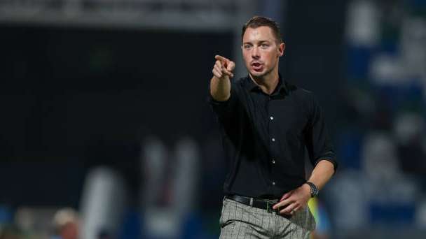 يايسله قبل مواجهة الرياض: لست طبيبًا.. ونلعب في قلعتنا يايسله قبل مواجهة الرياض: لست طبيبًا.. ونلعب في قلعتنا