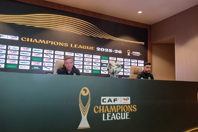 الجيش الملكي يواجه الأهلي المصري: سانتوس وحدراف يؤكدان الجاهزية في قمة دوري الأبطال