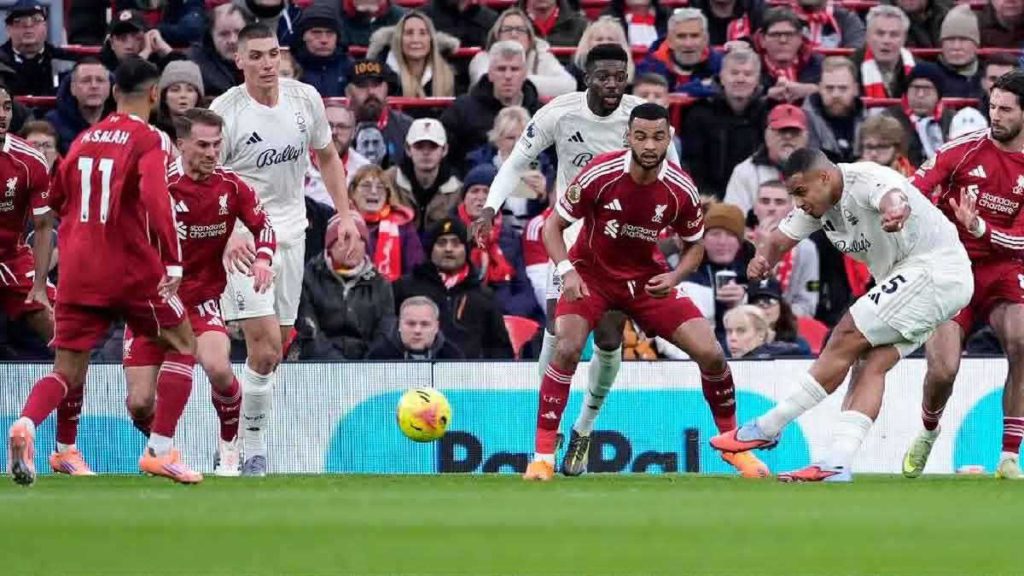 ليفربول يتلقى هزيمة قاسية أمام نوتنغهام فورست في الدوري الإنجليزي