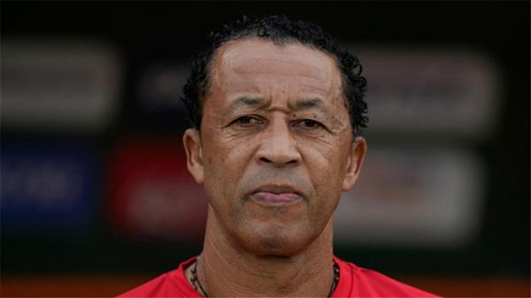 بوبيستا يتوج بجائزة أفضل مدرب في إفريقيا 2025 متفوقًا على مدربي المغرب