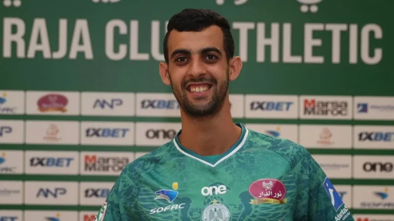 بلعمري يشترط مبلغًا فلكيًا لتجديد عقده مع الرجاء الرياضي