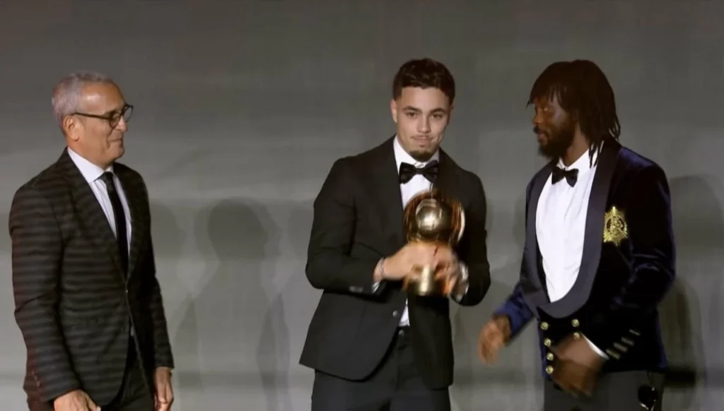 عثمان معمّا يتوج بجائزة أفضل لاعب شاب في إفريقيا: إنجاز تاريخي للكرة المغربية