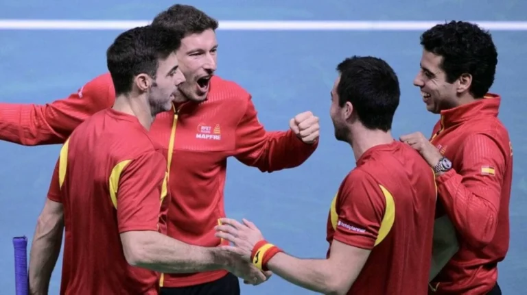 إسبانيا تتأهل لنهائي كأس ديفيز بعد فوز مثير على ألمانيا