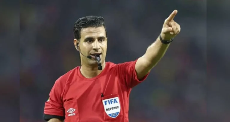 الحكم التونسي صادق السالمي يقود مواجهة الوداد الرياضي وعزام التنزاني في كأس الكونفدرالية