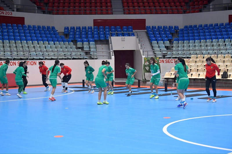 "لبؤات الأطلس" تواصل الاستعدادات لمواجهة بولونيا الحاسمة في كأس العالم لكرة القدم داخل الصالة