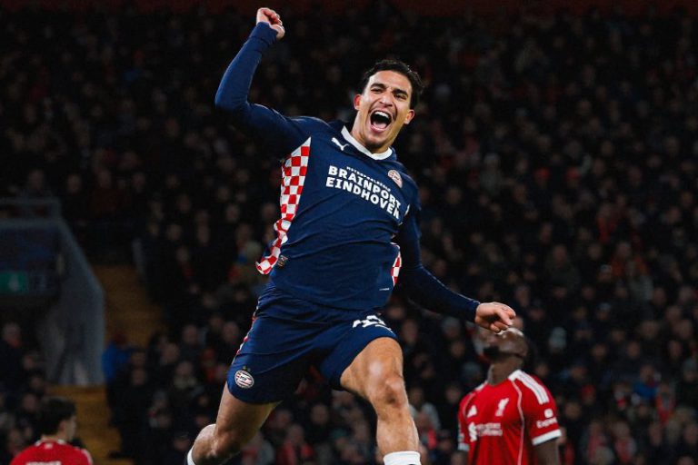 دريوش يتألق في "أنفيلد": انتصار تاريخي لإيندهوفن على ليفربول يفتح أبواب الثقة