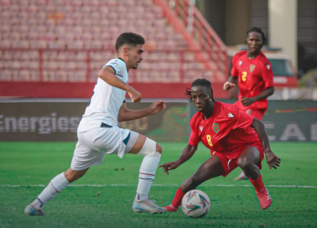 أولمبيك آسفي يستهل مشواره الإفريقي بانتصار تاريخي على دجوليبا المالي في باماكو