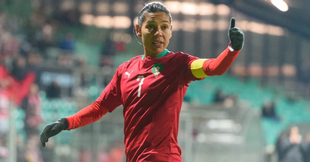 غزلان الشباك تتوج بجائزة أفضل لاعبة في إفريقيا 2025 في حفل "الكاف" بالرباط