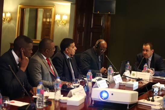 "الكاف" واللجنة المنظمة يتكاتفان لتعزيز أمن "كان 2025" في المغرب