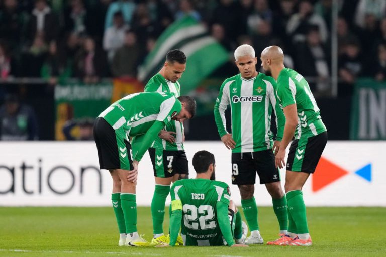 ريال بيتيس يتغلب على أوتريخت.. وإصابة ثنائي المنتخب المغربي تثير القلق