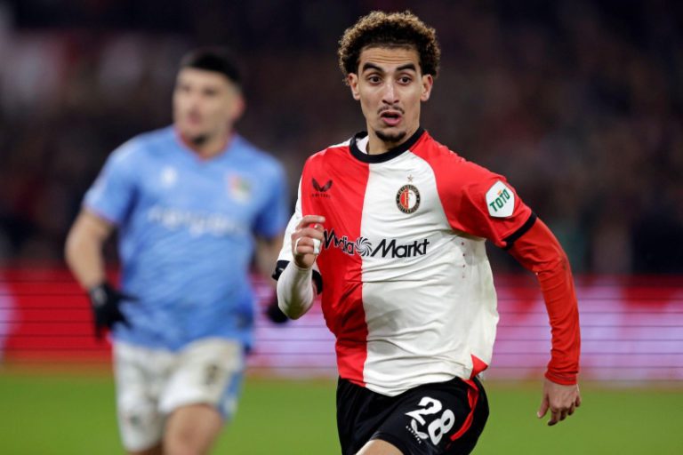 أسامة تيرغالين يعود إلى قائمة فاينورد بعد غياب بسبب الإصابة