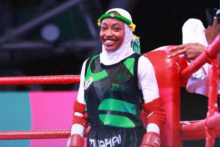 كلثوم أخلوف تهدي المغرب ذهبية المواي تاي في ألعاب التضامن الإسلامي بالرياض