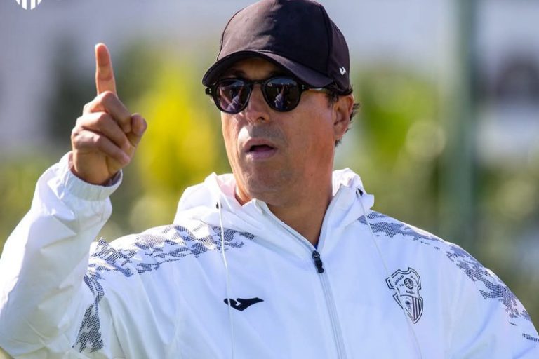 هلال الطاير يغادر تدريب اتحاد طنجة: فسخ العقد ينهي مسيرة المدرب المغربي