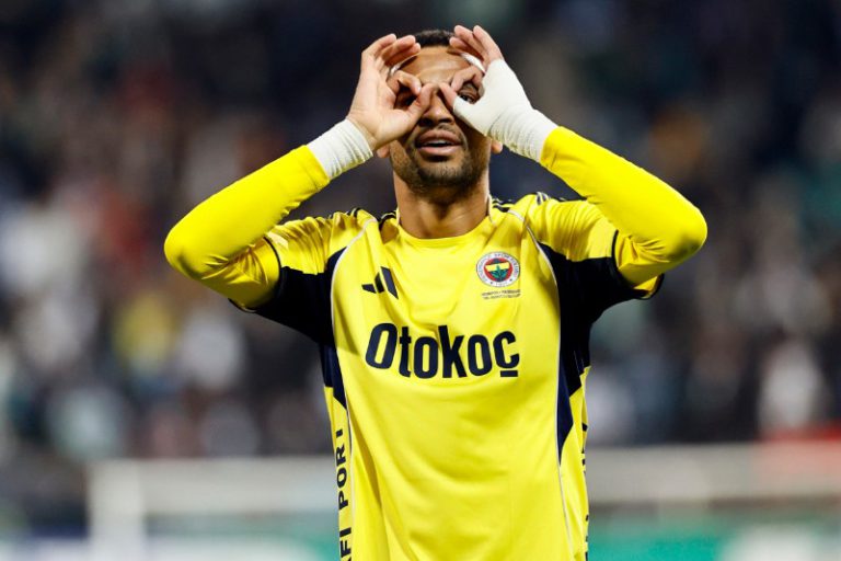 النصيري يقود فنربخشة لريمونتادا تاريخية في الدوري التركي