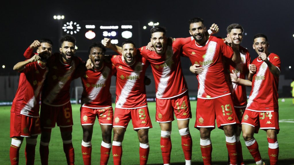 الوداد الرياضي يغير وجهته إلى زنجبار استعدادًا لمواجهة عزام التنزاني في الكونفدرالية