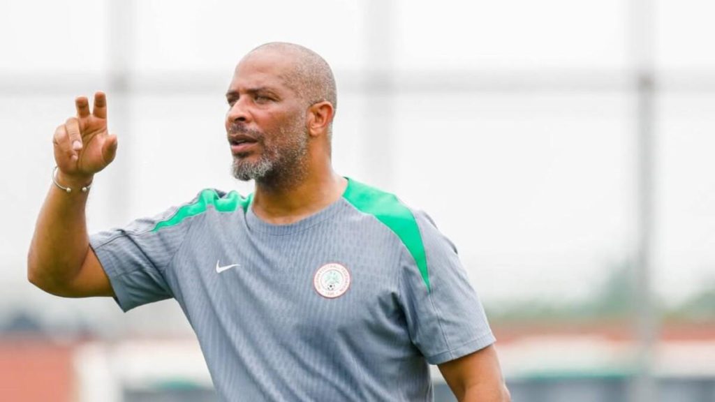 مدرب نيجيريا يتهم الكونغو الديمقراطية باستخدام "السحر" بعد الخسارة المؤلمة