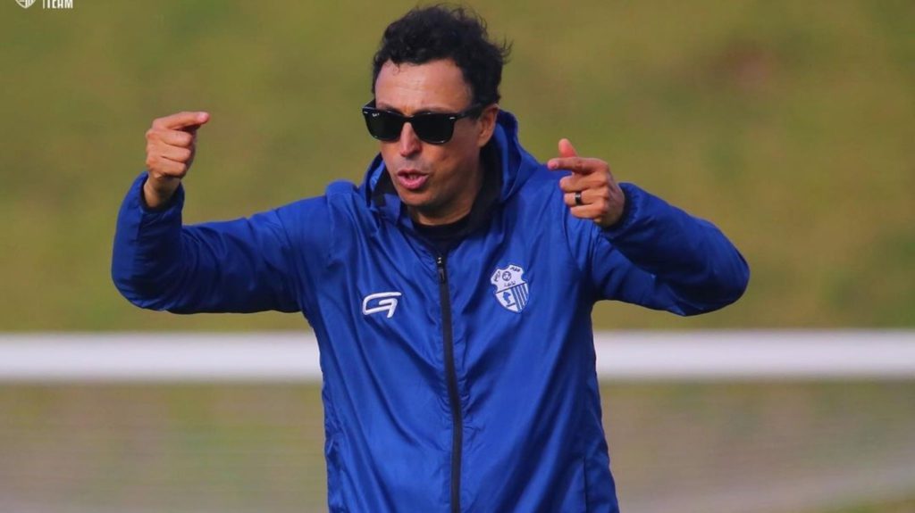 انقسام في اتحاد طنجة حول مستقبل المدرب هلال الطير بعد تراجع النتائج