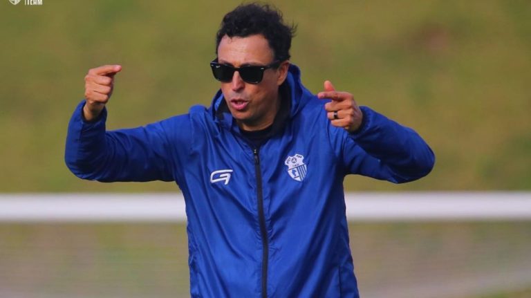 انقسام في اتحاد طنجة حول مستقبل المدرب هلال الطير بعد تراجع النتائج