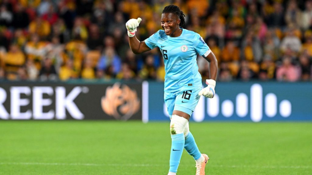تشياماكا ننادوزي تتوج بجائزة أفضل حارسة مرمى في إفريقيا 2025