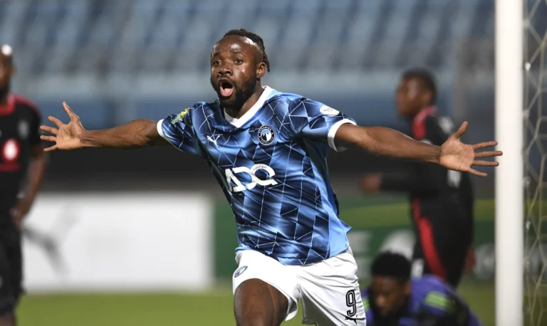 فيستون مايلي يتوج بجائزة أفضل لاعب في أفريقيا خلال حفل "الكاف" بالرباط