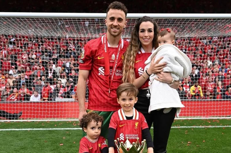 أرملة ديوغو جوتا تحيي ذكرى مؤثرة في عيد ميلاد ابنتهما الأول