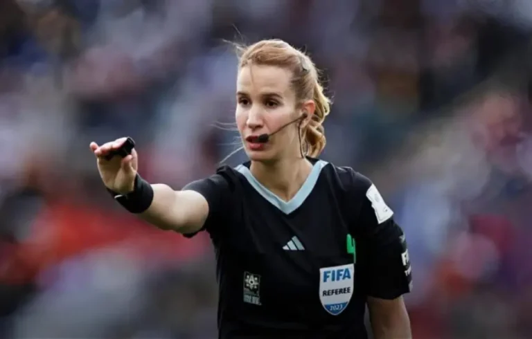 بشرى كربوبي تعتزل التحكيم: "ظروف قاسية" وممارسات مسيئة وراء القرار المفاجئ