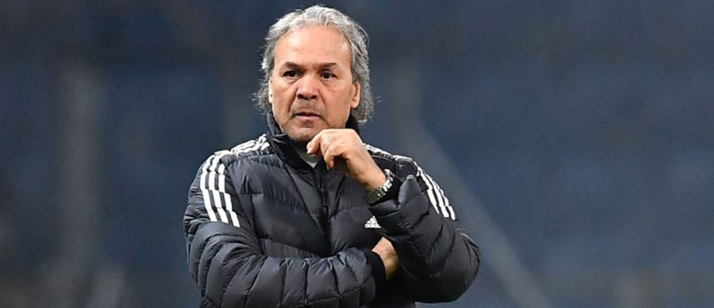 رابح ماجر يهنئ ياسين بونو على جائزة أفضل حارس في إفريقيا (صورة)