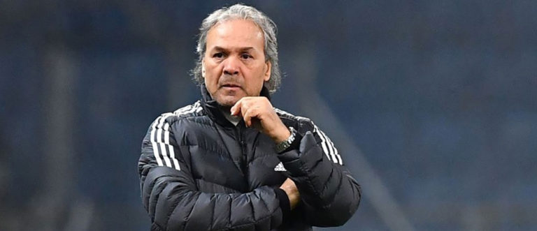 رابح ماجر يهنئ ياسين بونو على جائزة أفضل حارس في إفريقيا (صورة)