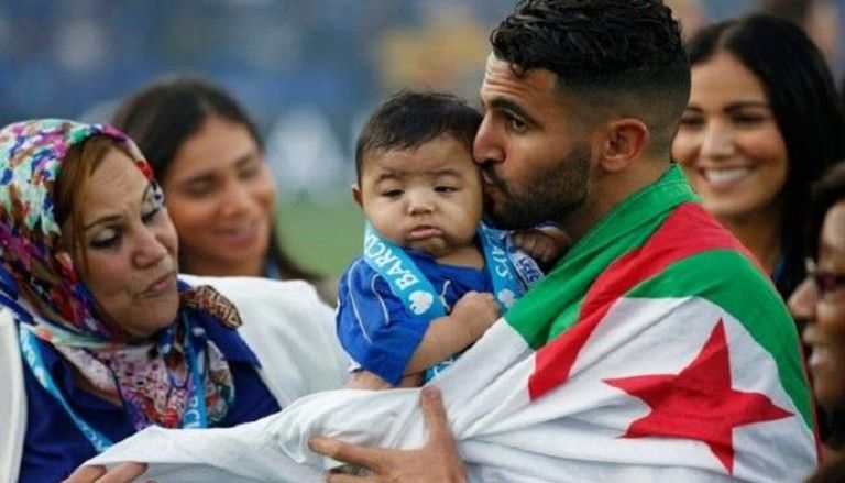 والدة محرز توجه رسالة مؤثرة للاعبين قبل انطلاق أمم إفريقيا