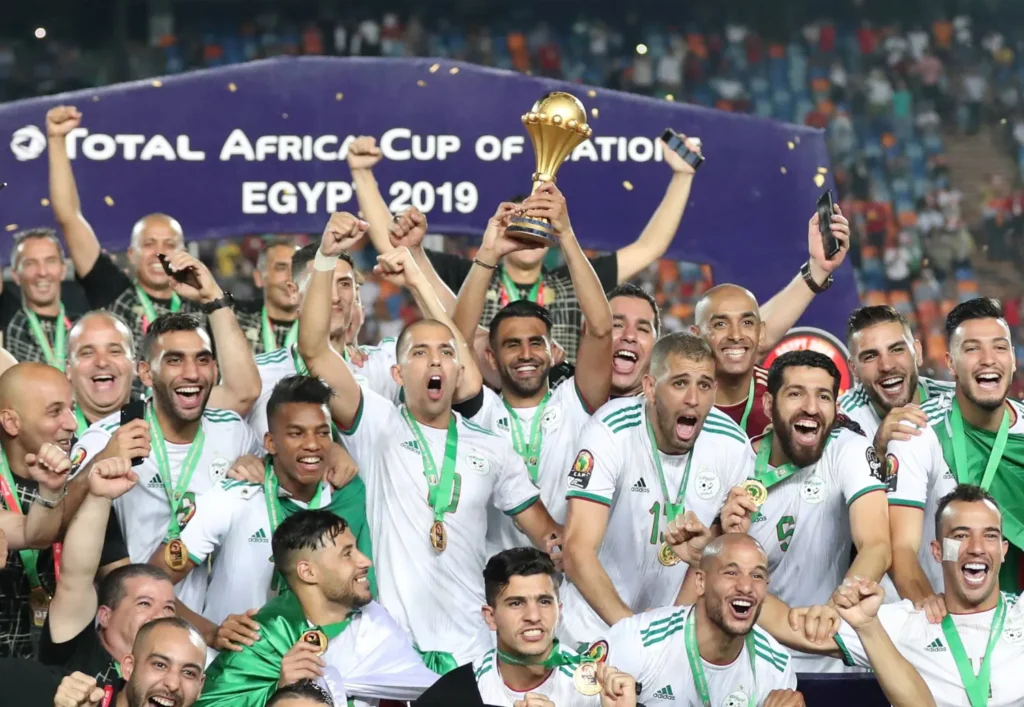 الجزائر تصل المغرب للمشاركة في كأس أمم أفريقيا 2025
