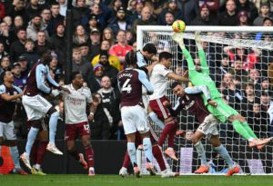 أستون فيلا يخطف فوزًا قاتلاً من أرسنال في الدوري الإنجليزي الممتاز أستون فيلا يخطف فوزًا قاتلاً من أرسنال في الدوري الإنجليزي الممتاز