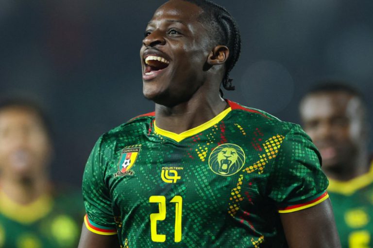 برشلونة يراقب الكاميروني إيتا إيونغ لتعويض ليفاندوفسكي