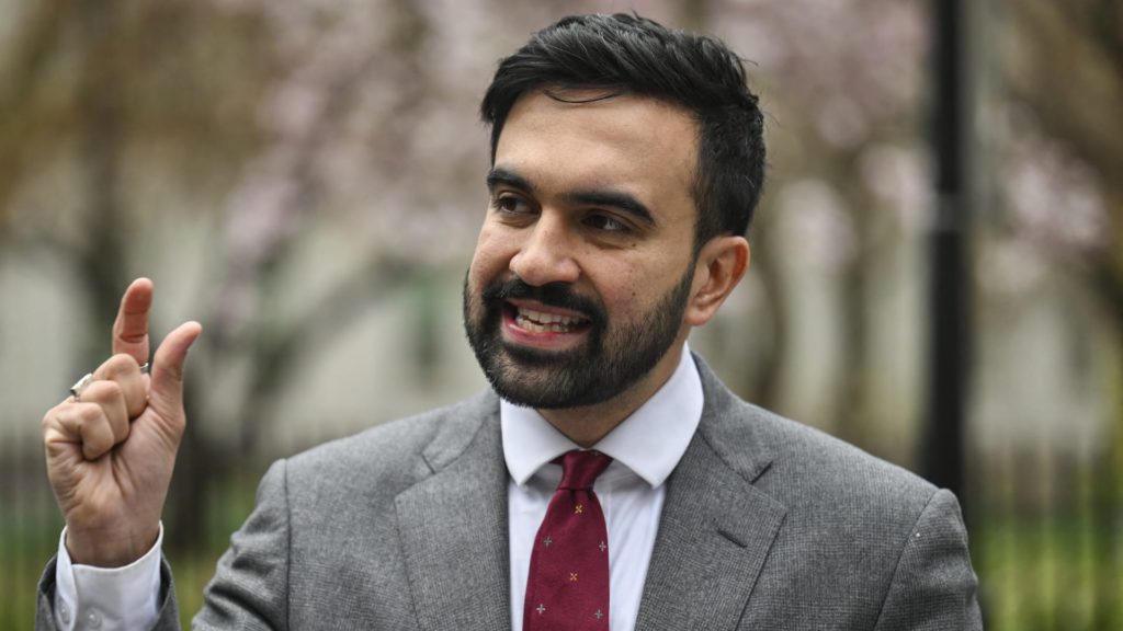 عمدة نيويورك يشيد بالمغرب ومصر ويتوقع مفاجأة أوغندية في أفريقيا